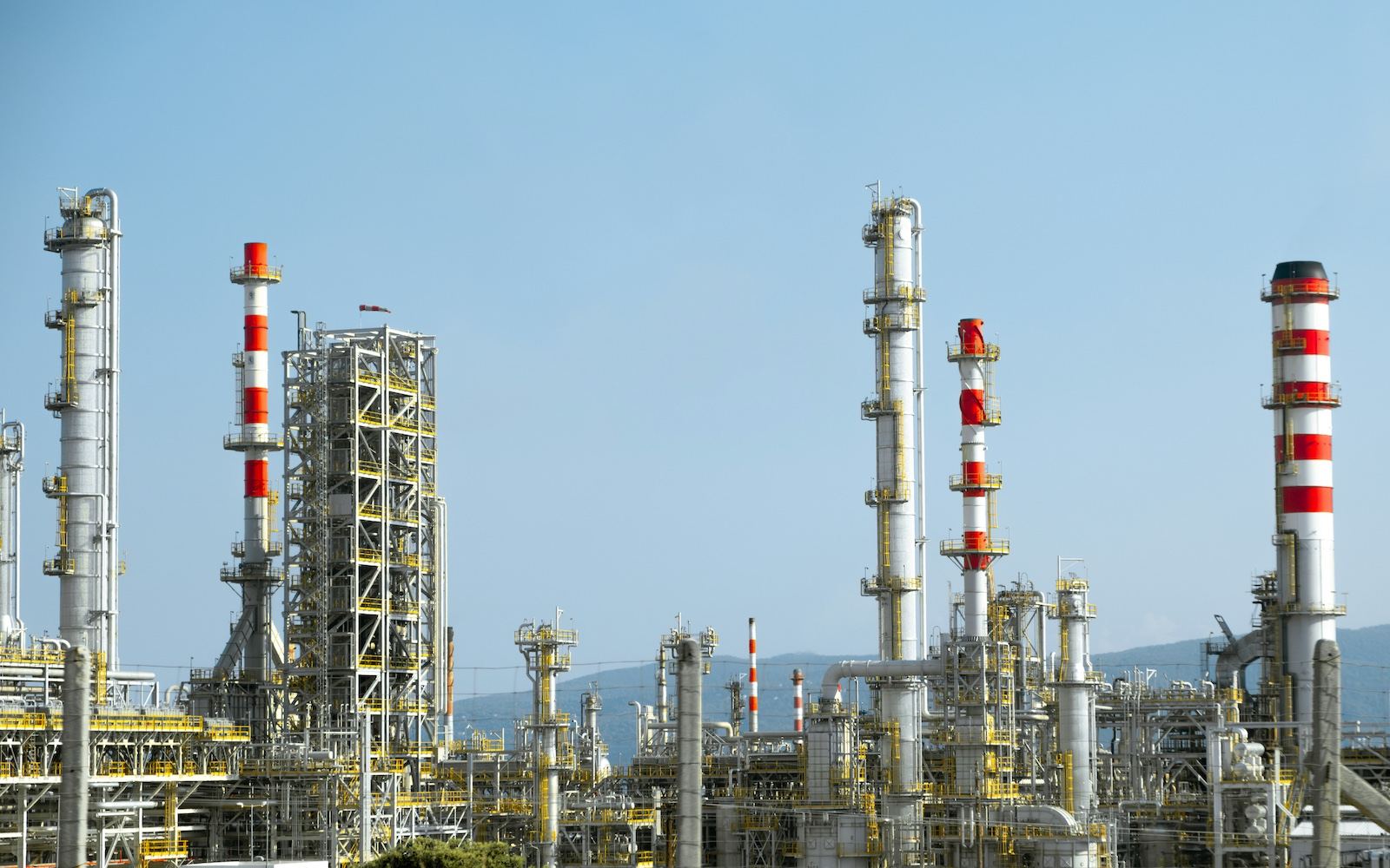 Energy infrastructure — refinery equipment mōvit moves for the energy vertical